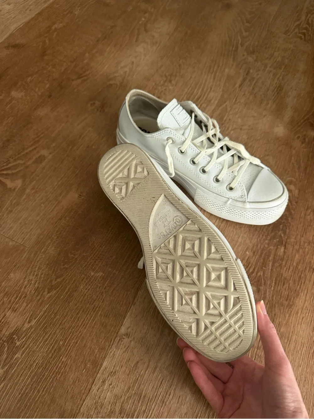 Converse Platform Sneaker, size 7